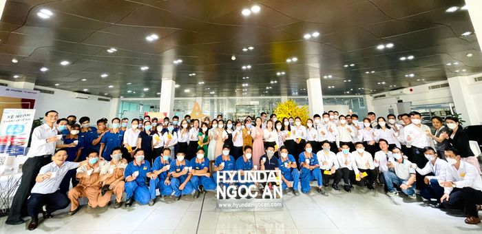 Không gian trưng bày sang trọng tại Hyundai Ngọc An