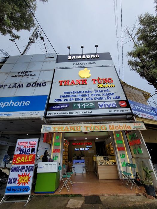 Không gian trưng bày hiện đại tại Thanh Tùng Mobile
