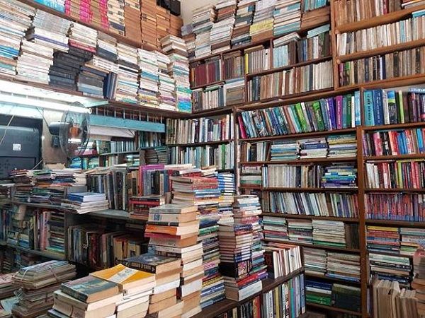 Không gian cổ kính của nhà sách Xuân Thu - nơi lưu giữ tinh hoa văn hóa đọc