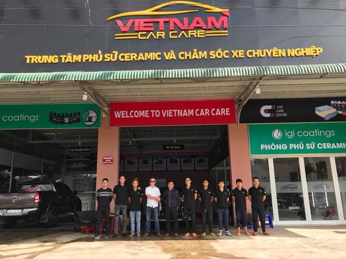 Hình ảnh dịch vụ phủ ceramic chuyên nghiệp tại Vietnam Car Care Lâm Đồng