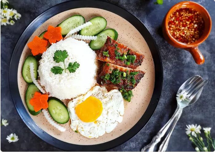 Hình ảnh đĩa cơm tấm Bụi Sài Gòn vàng ươm hấp dẫn