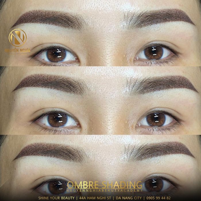 Học viên thực hành phun xăm dưới sự hướng dẫn của chuyên gia
