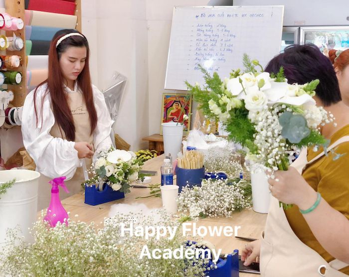 Hình ảnh lớp học thực hành tại Happy Flower Academy - Góc nhìn thứ hai