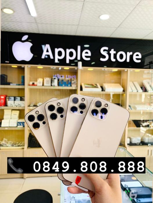 Khu trưng bày sản phẩm tại Long Tiến Mobile