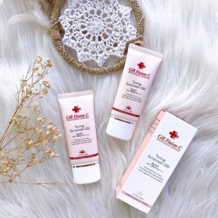 Hình ảnh thực tế kem chống nắng Cell Fusion C Toning Sunscreen 100