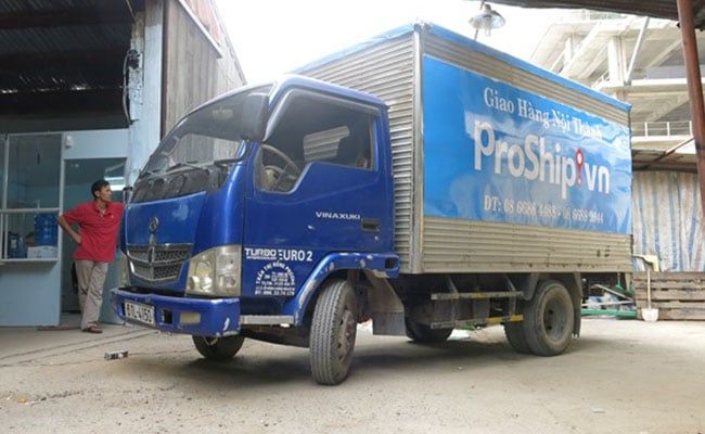 Hình ảnh đội xe và nhân viên PROSHIP