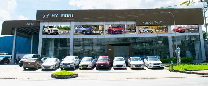 Không gian trưng bày hiện đại tại Hyundai Tây Đô