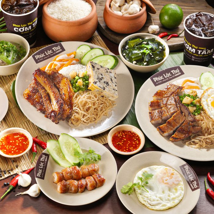 Đĩa cơm tấm PHÚC LỘC THỌ trình bày đẹp mắt - sự kết hợp hoàn hảo giữa truyền thống và hiện đại