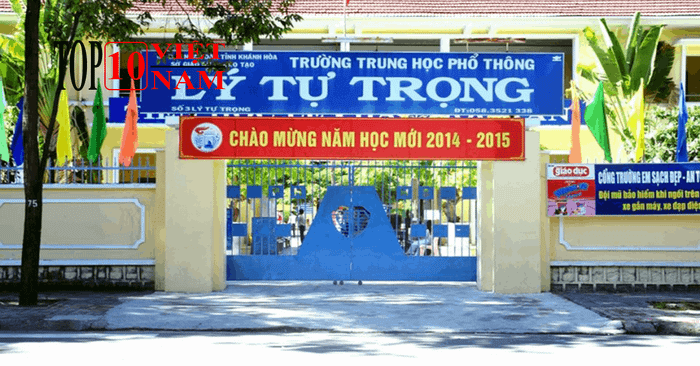 Hình ảnh đầu tiên về THPT Lý Tự Trọng - khắc họa kiến trúc cổ kính cùng không gian học tập hiện đại của ngôi trường 75 năm tuổi