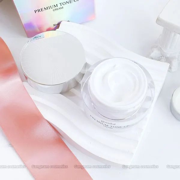 Hình ảnh không gian mua sắm tại Gangnam Cosmetics