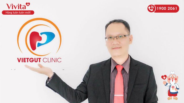 Hình ảnh ThS.BS Trần Kinh Thành trong phòng nội soi
