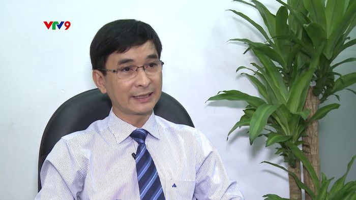 Hình ảnh TS.BS Quách Trọng Đức trong phòng nội soi