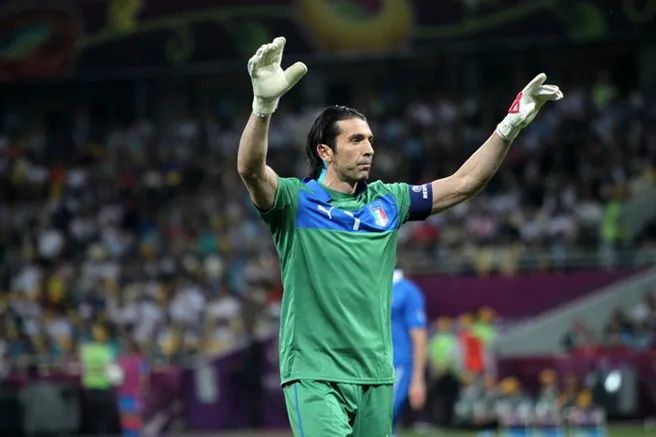 Buffon - Bức tường thành vĩ đại nhất lịch sử bóng đá Italia