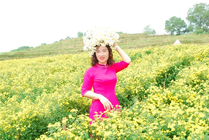 Chân dung nữ thi sĩ - nhà giáo Lan Vương