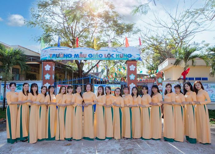 Hình ảnh Trường Mầm non Lộc Hưng - Ngôi trường xanh với khuôn viên rộng rãi và phòng học khang trang