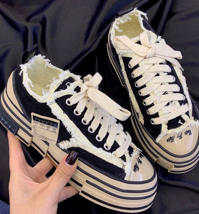 Converse ảnh 1 - Tác phẩm nghệ thuật đường phố, nơi sao tròn biểu tượng gặp gỡ những sáng tạo bất tuân theo lối mòn.