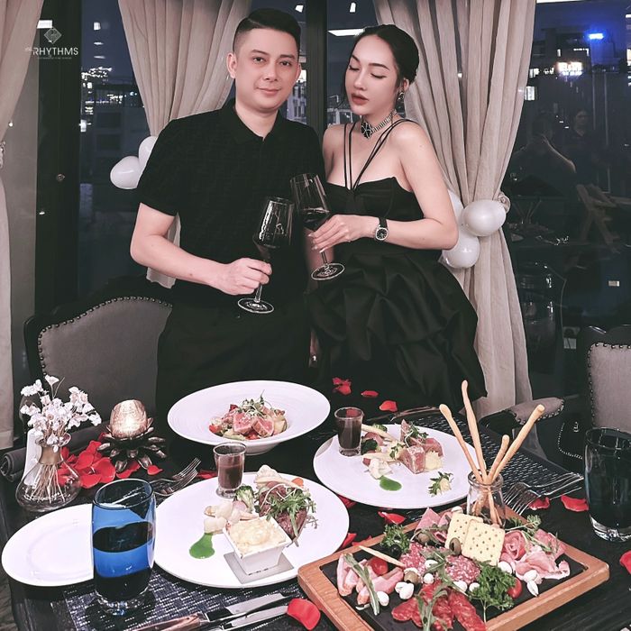 Hình ảnh không gian sang trọng tại The Rhythms Restaurant