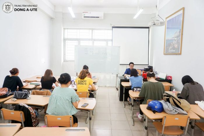 Không gian học tập hiện đại tại Trung tâm Hàn ngữ Dong A - UTE