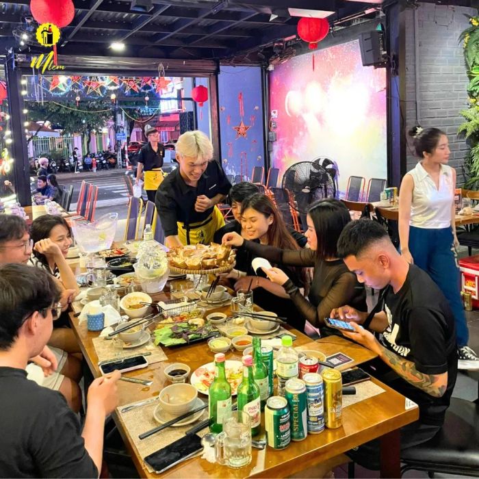 MLEM Food & Beer – Không Gian Thoáng Đãng, Món Ăn Đậm Đà