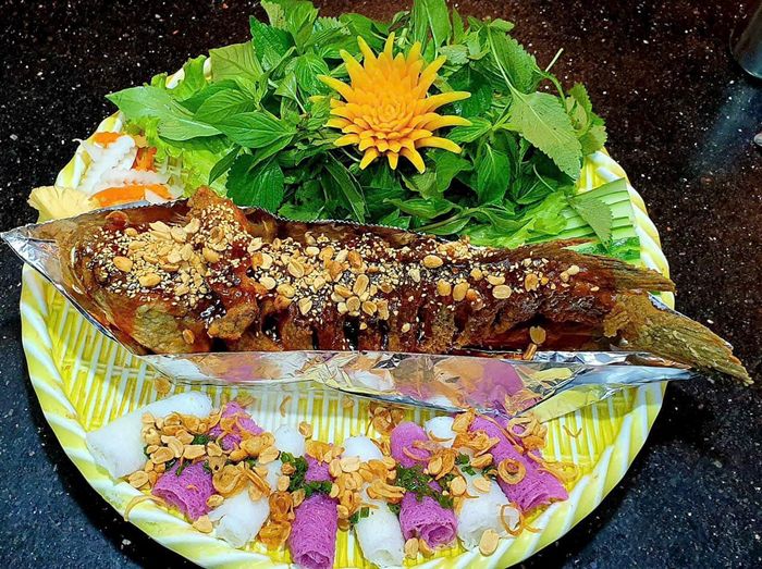Những món ngon đặc sản được trình bày tinh tế tại Ẩm Thực Ao Sen