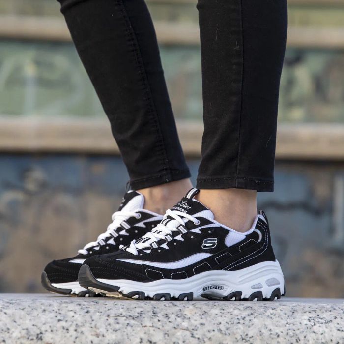 Skechers ảnh 1 - Bộ sưu tập hình ảnh ấn tượng giới thiệu những mẫu giày đa năng có thể sử dụng cả khi tập luyện lẫn dạo phối, với thiết kế tinh tế và công nghệ đệm êm vượt trội.