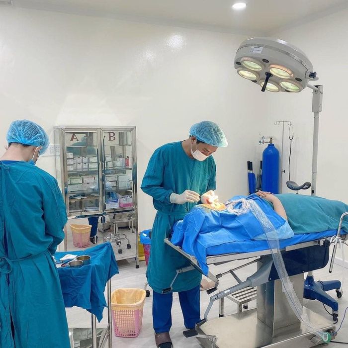 Phòng phẫu thuật hiện đại tại Viện thẩm mỹ CARA
