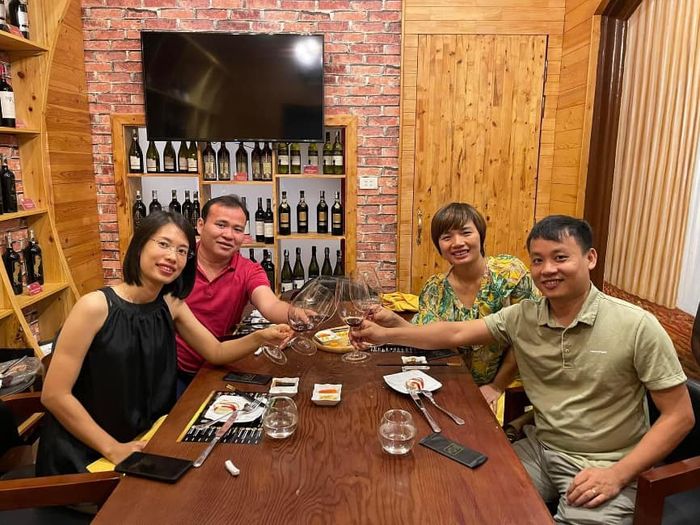 Hình ảnh không gian sang trọng tại Caballo Wine Club