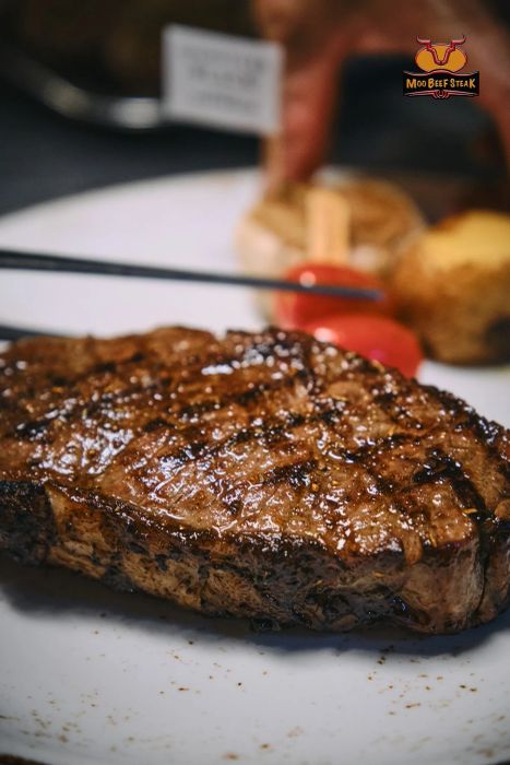 Món bò bít tết thượng hạng tại Moo Beef Steak