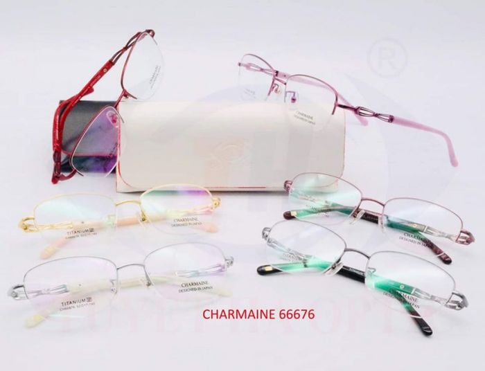 Góc trưng bày đa dạng mẫu kính thời trang tại Trung Tâm Khúc Xạ Kính Mắt Đồng Hồ Vĩnh Phúc