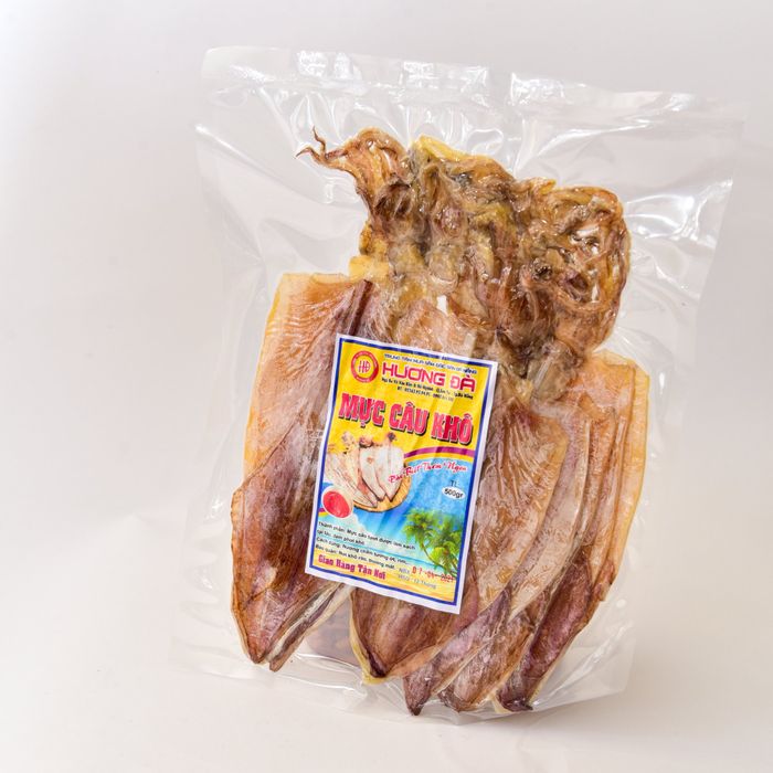 Không gian trưng bày đặc sản đậm chất miền Trung tại Hương Đà