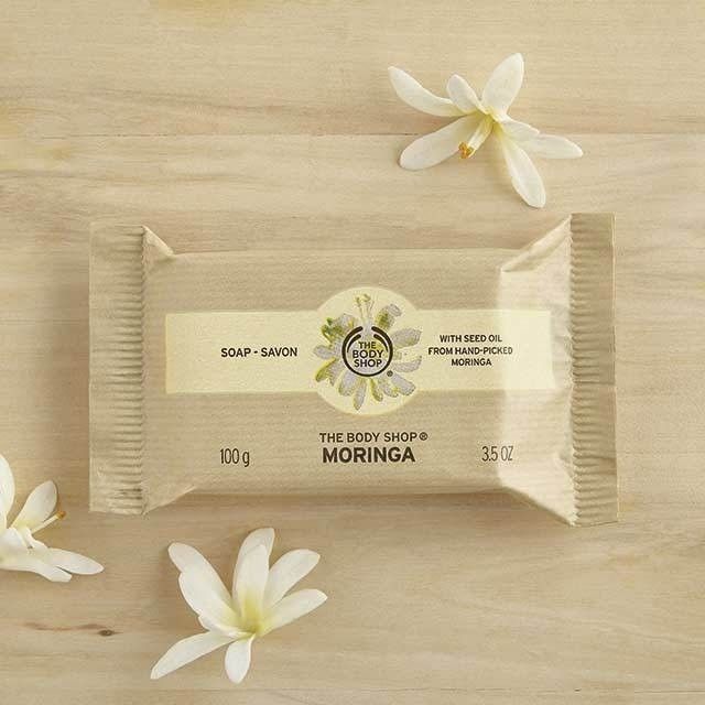 Hình ảnh thanh xà phòng tắm Moringa – Tinh túy thiên nhiên dành cho làn da bạn