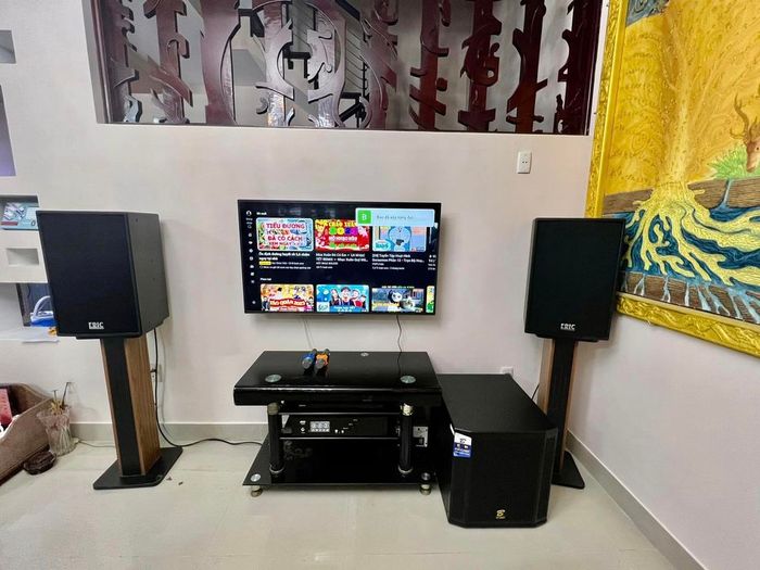 Không gian trưng bày thiết bị hiện đại tại Anh Hoàng Gia Audio