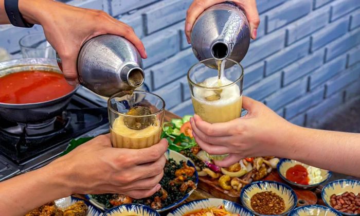Cayyyy - Chill đi Đừng cayyyy – Không Gian Chill, Món Ăn Đậm Đà