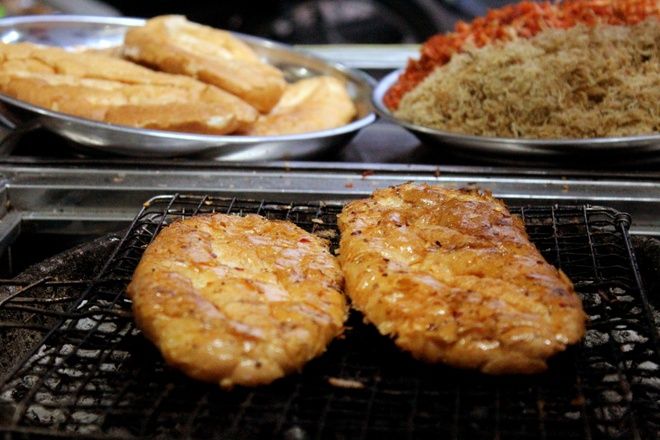 Bánh mì nướng muối ớt Chị Nga - Tinh hoa ẩm thực Bình Định