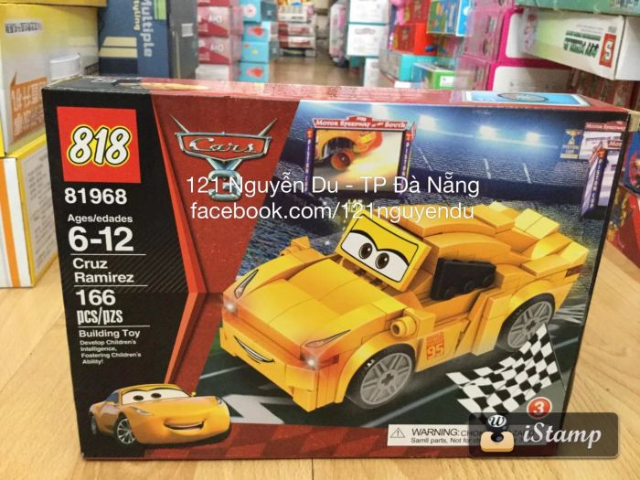 Không gian trưng bày đồ chơi đa dạng tại 121 Nguyễn Du