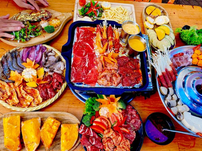 BBQ OK ZUI ảnh 2 - Góc nhìn chân thực về không gian ẩm thực Hàn Quốc đích thực, nơi những món nướng vàng ươm tỏa hương thơm ngào ngạt.