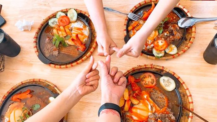 Bánh mì TAMI - Sự hòa quyện hoàn hảo trong từng lớp sốt - Ảnh 2