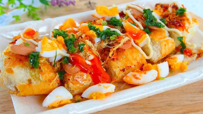 Bánh Mì Nướng Muối Ớt Dì Năm - Nét đẹp ẩm thực bình dân