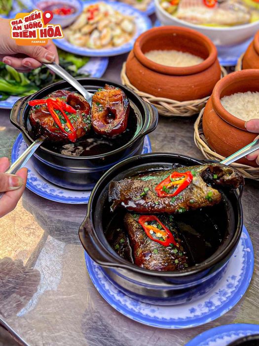 Không gian ấm cúng tại A Sếnh Cơm Niêu - Lẩu