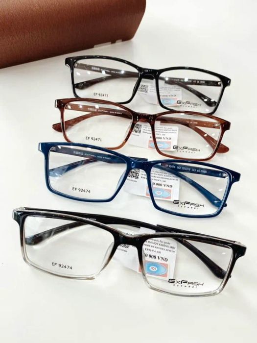 Bộ sưu tập kính đa phong cách từ cổ điển đến hiện đại