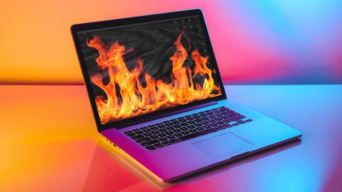 Không gian trưng bày Macbook hiện đại tại Thế Giới Di Động
