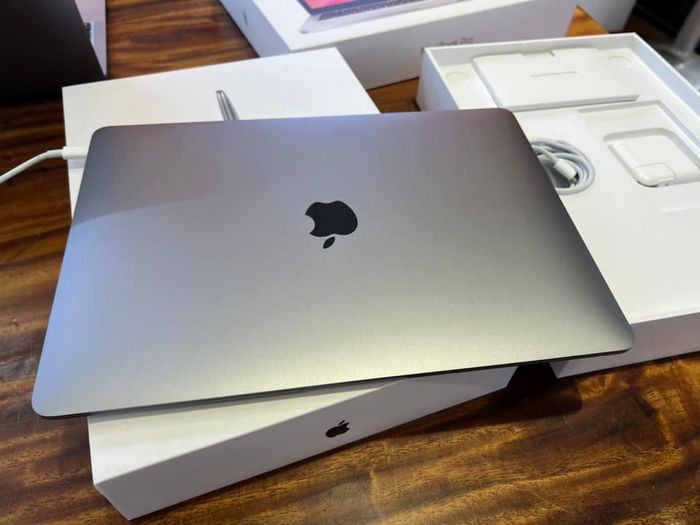 Khu vực trải nghiệm sản phẩm cao cấp tại IFix Center