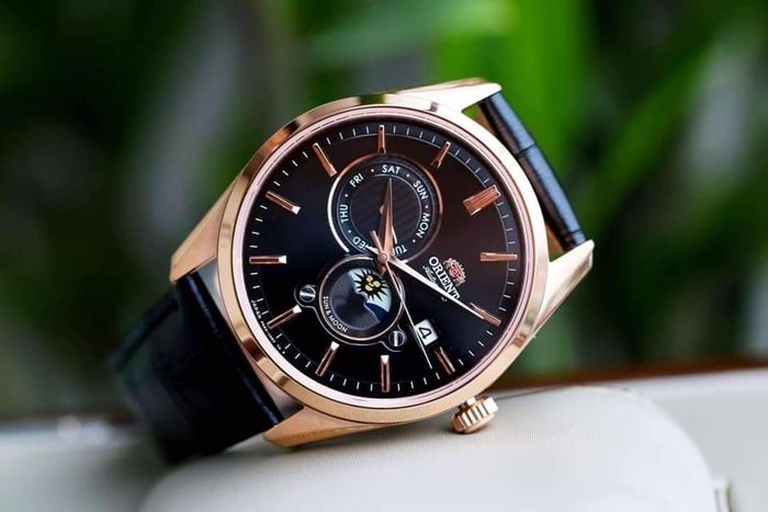 Không gian trưng bày đồng hồ nam tại CDC Watches