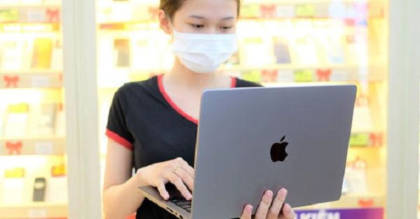 Hình ảnh không gian trưng bày hiện đại tại FPT Shop