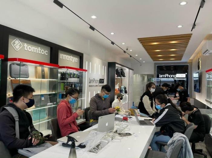 Hình ảnh quy trình sửa chữa Macbook đạt chuẩn Apple