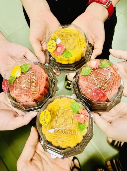 Quy trình làm bánh thủ công tỉ mỉ tại Huyền Detox