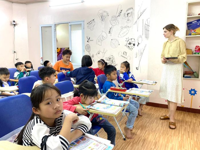 Trung Tâm Anh Ngữ GoGo - Địa chỉ uy tín cho những ai mong muốn cải thiện tiếng Anh với các khóa học chất lượng, giáo viên chuyên nghiệp, và môi trường học tập tích cực.