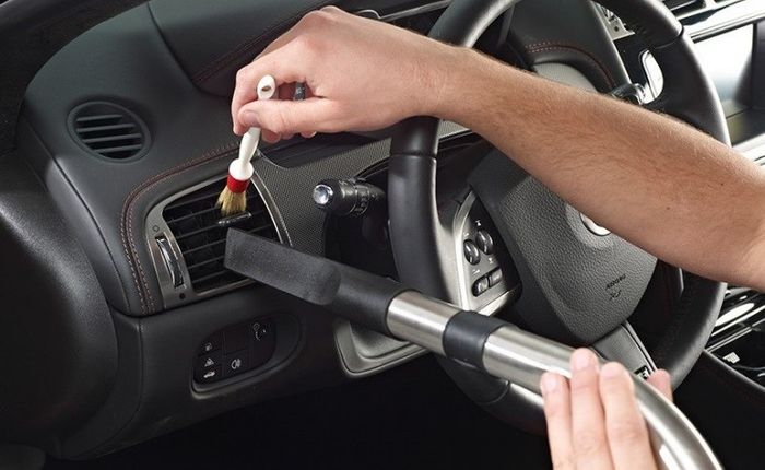 Quy trình vệ sinh chuyên nghiệp tại Garage ô tô Hoàng Gia Phát