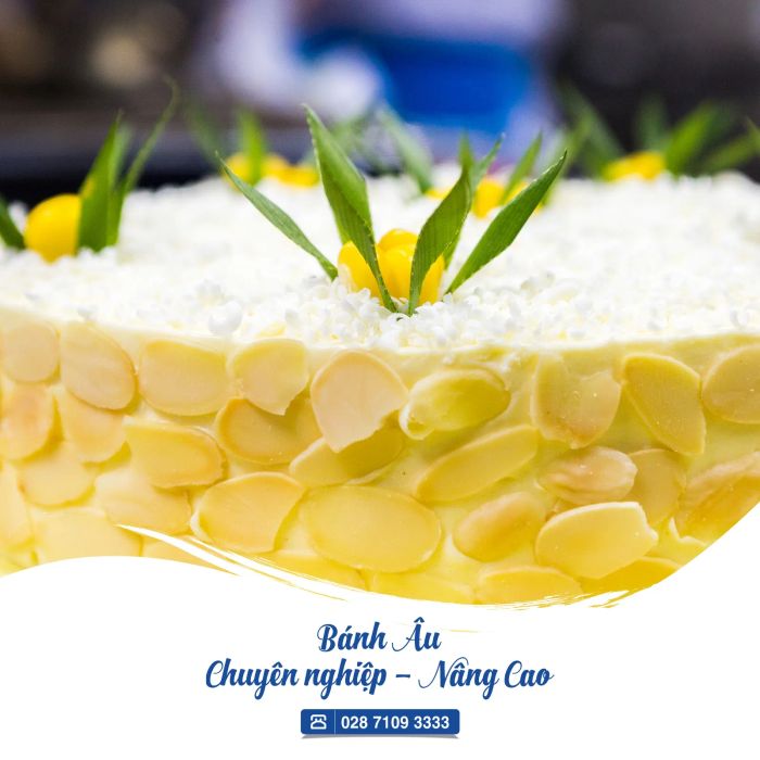 Học viên thực hành tại xưởng bánh hiện đại của Việt Úc
