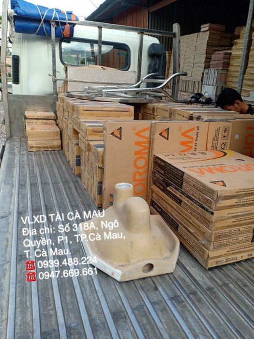 Khu vực giới thiệu sản phẩm tại VLXD & TTNT Tài Cà Mau